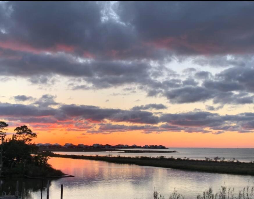 Pet Friendly Tranquil Cottage With Fire-Pit And Seasonal Hot Tub Sept-March Minutes To Beaches Dauphin Island Exterior photo